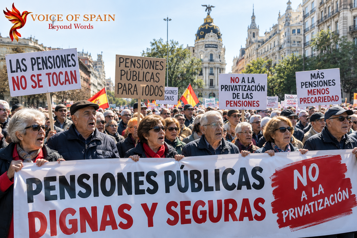 Miles de pensionistas se manifiestan en Madrid para defender las pensiones públicas y rechazar su privatización